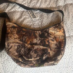BAGGU Camouflage Crossbody Bag